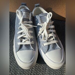 Converse Women's Blue and White Dot Sneakers